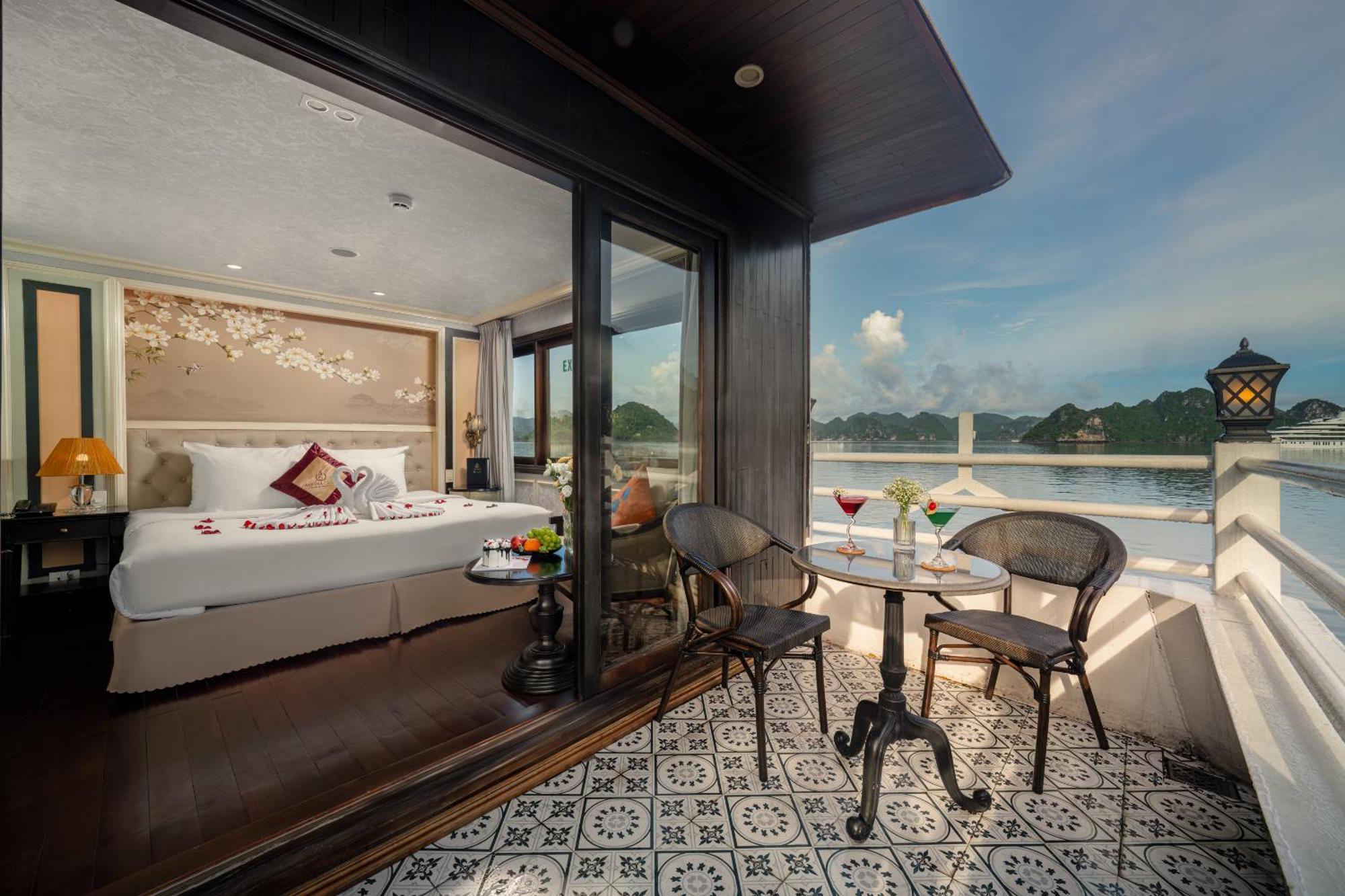 Halong Athena Cruise  5*