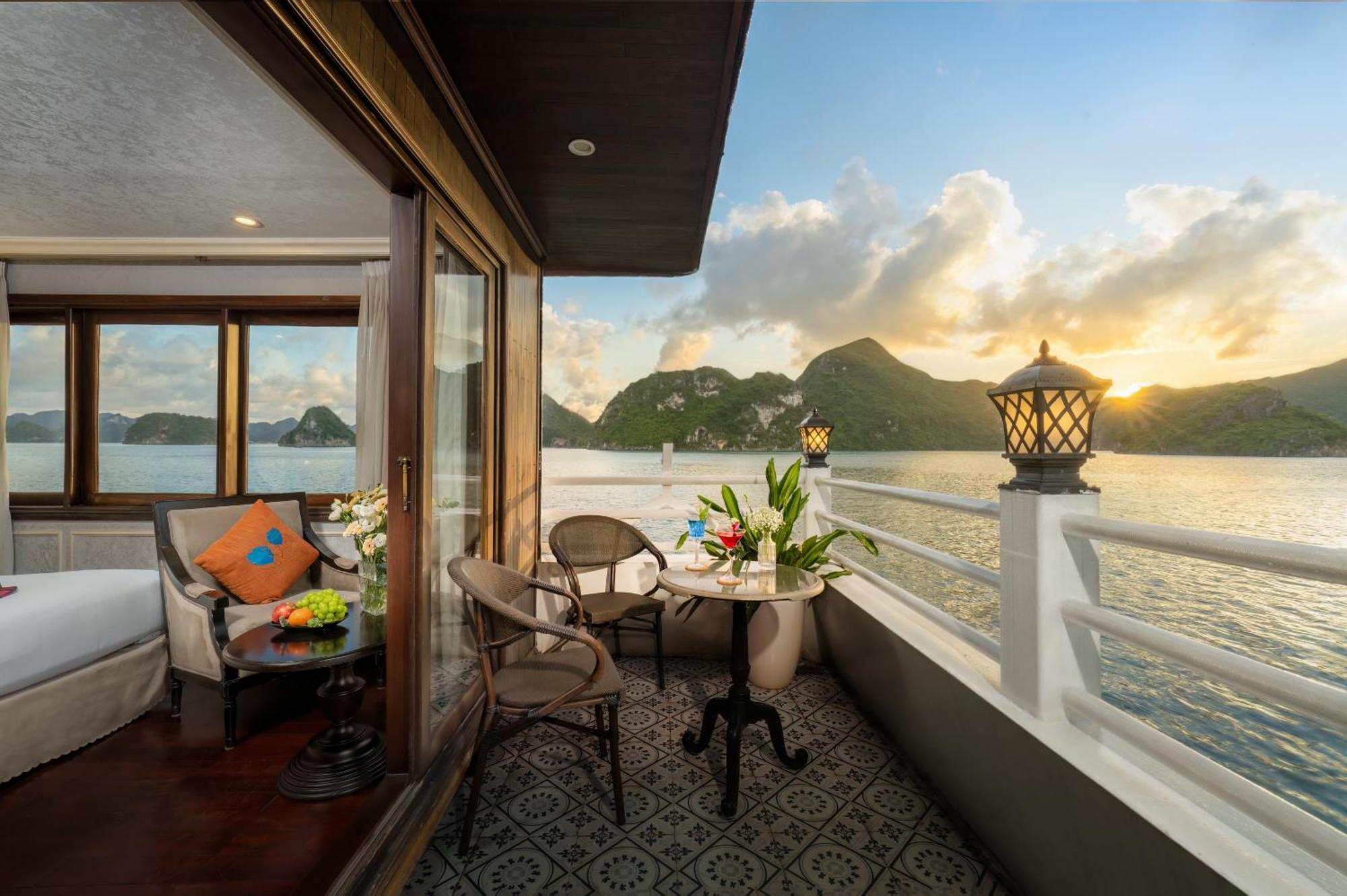 Halong Athena Cruise 5* Hạ Long
